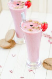 Chocolate vs Strawberry Milkshake