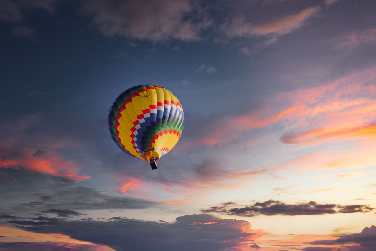 balloon hot air balloon freedom heaven flying airship ballooning multicoloured dream clouds adventure traffic outlook foresight heavenly to travel vacations nature air evening mood sunset weather balloon balloon dream dream dream dream dream