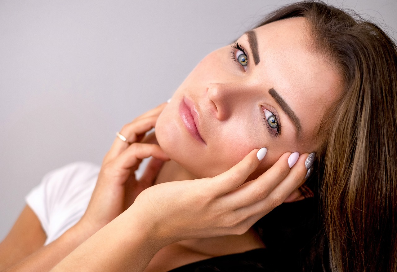 girl beauty portrait model beautiful woman makeup eyes youth skin smooth pose beauty beauty skin skin skin skin skin