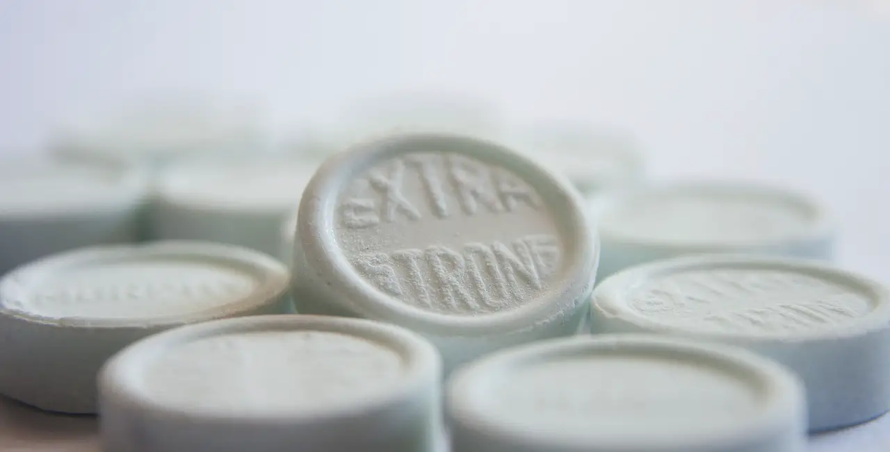 lozenges white mint shape tablet pill medicine sore throat dissolve lubricate sooth cold oral cough healing relief infection throat effective illness indoors heal expectorant gray medicine gray pills gray tablet sore throat sore throat sore throat sore throat sore throat cough