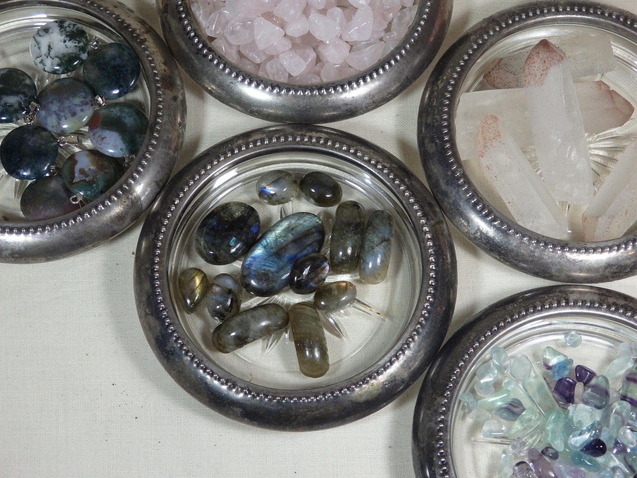 labradorite crystals quartz agate fluorite semi-precious stones labradorite labradorite labradorite labradorite labradorite crystals quartz agate agate