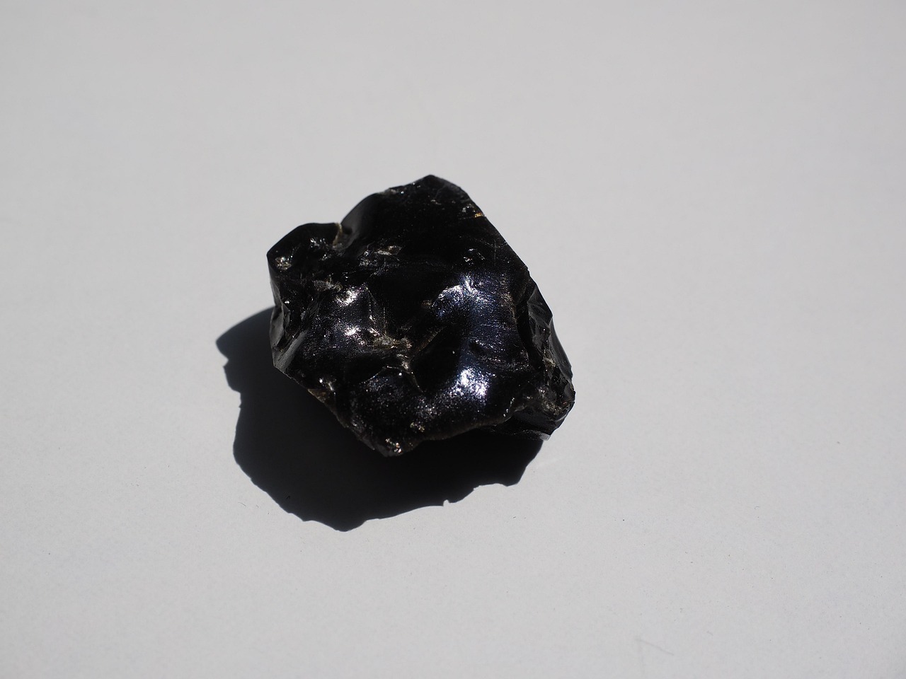 obsidian stone volcanic rock glass volcanic rock glass glittering broken mussel black obsidian obsidian obsidian obsidian obsidian
