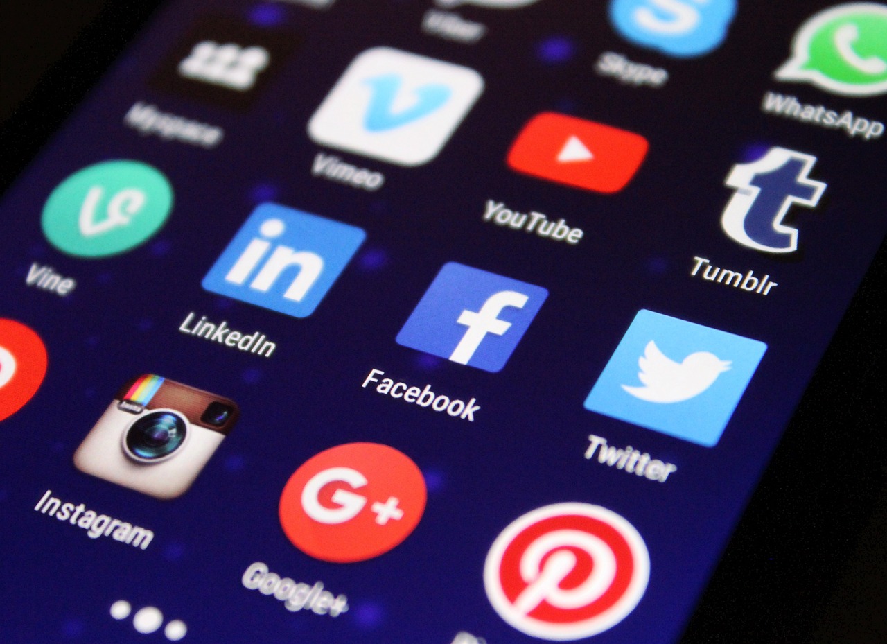 media social media apps social network facebook symbols digital twitter network social networking icon communication www internet networking button social social media social media social media social media social media